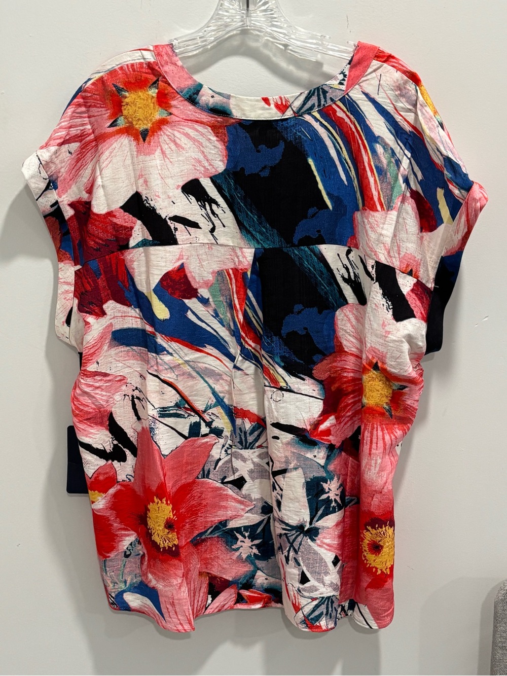 🌸RACHEL Rachel Roy Coral, Navy & Yellow Floral V-Neck Blouse - Picture 3 of 10